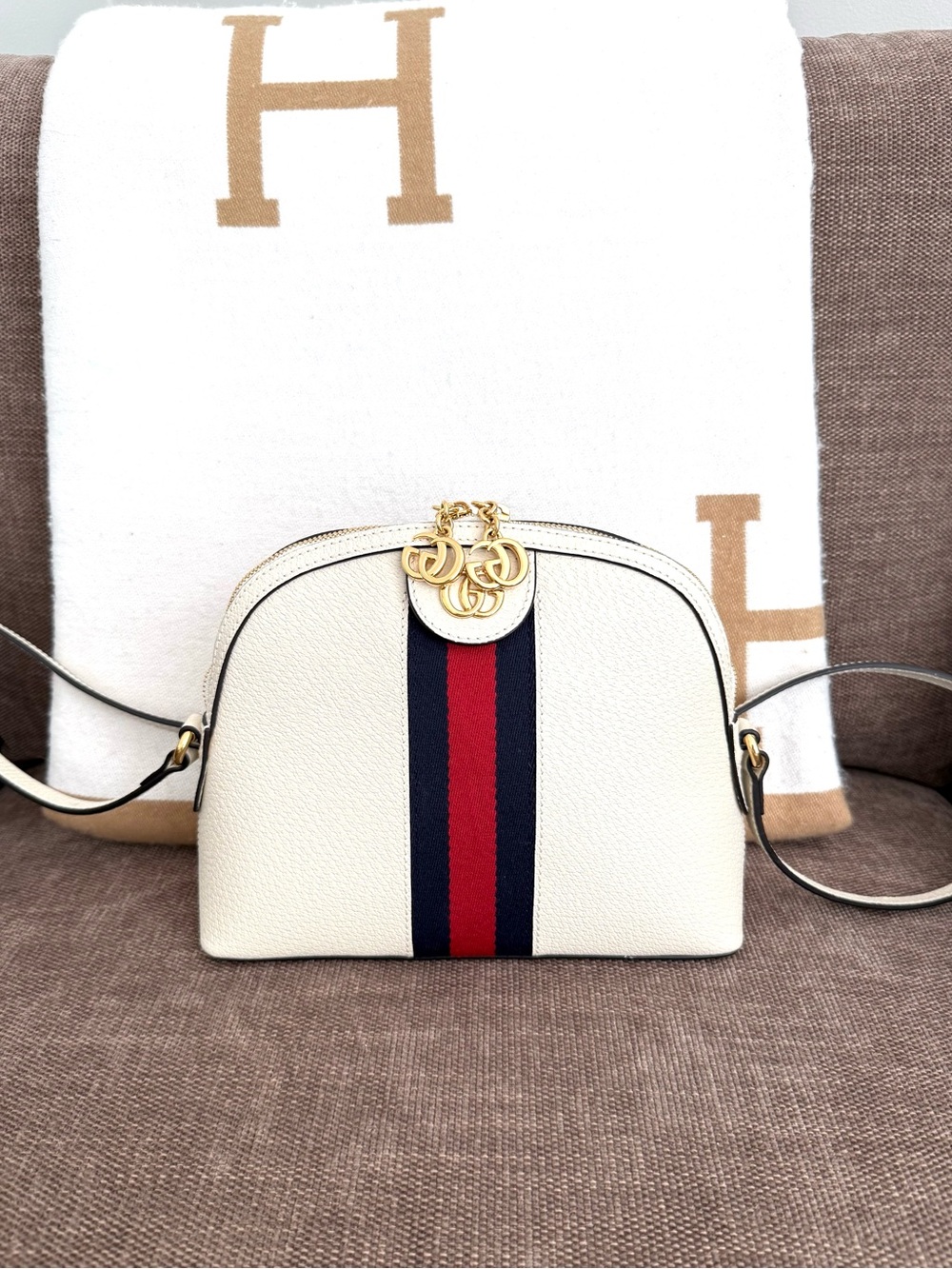 Gucci authentic white leather Ophedia Dome crossbody shoulder bag gold GG